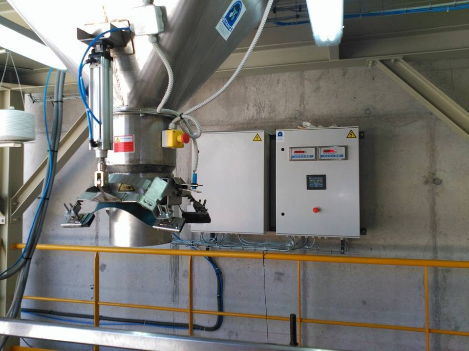 Installation de l'ensacheuse KSM-VB25 chez un client industriel marocain